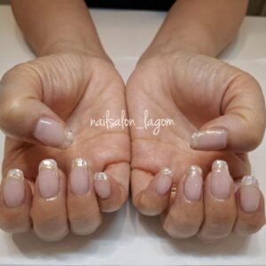 6月の定額ネイル(シェルフレンチ)