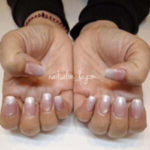 11月の定額ネイル(マグ×グラデ)