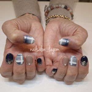 1月の定額ネイル(グラデーションチェック)