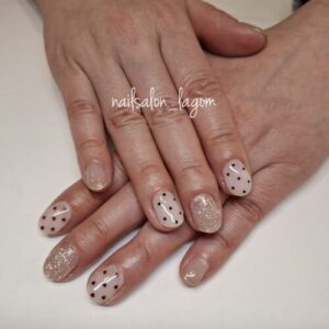 2月の定額ネイル(ドット×マグ×フラッシュ)