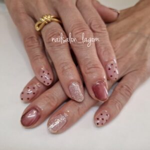 2月の定額ネイル(ドット×マグ×フラッシュ)