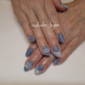 4月の定額ネイル(ドット＆レース)