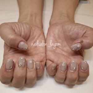 4月の定額ネイル(ビジュー)