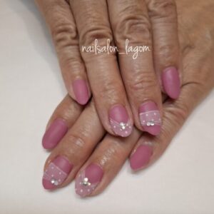 4月の定額ネイル(ドット＆レース)