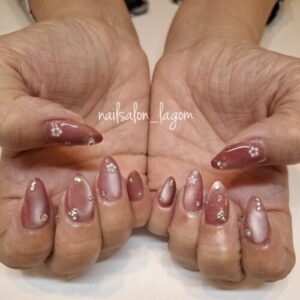 4月の定額ネイル(ビジュー)